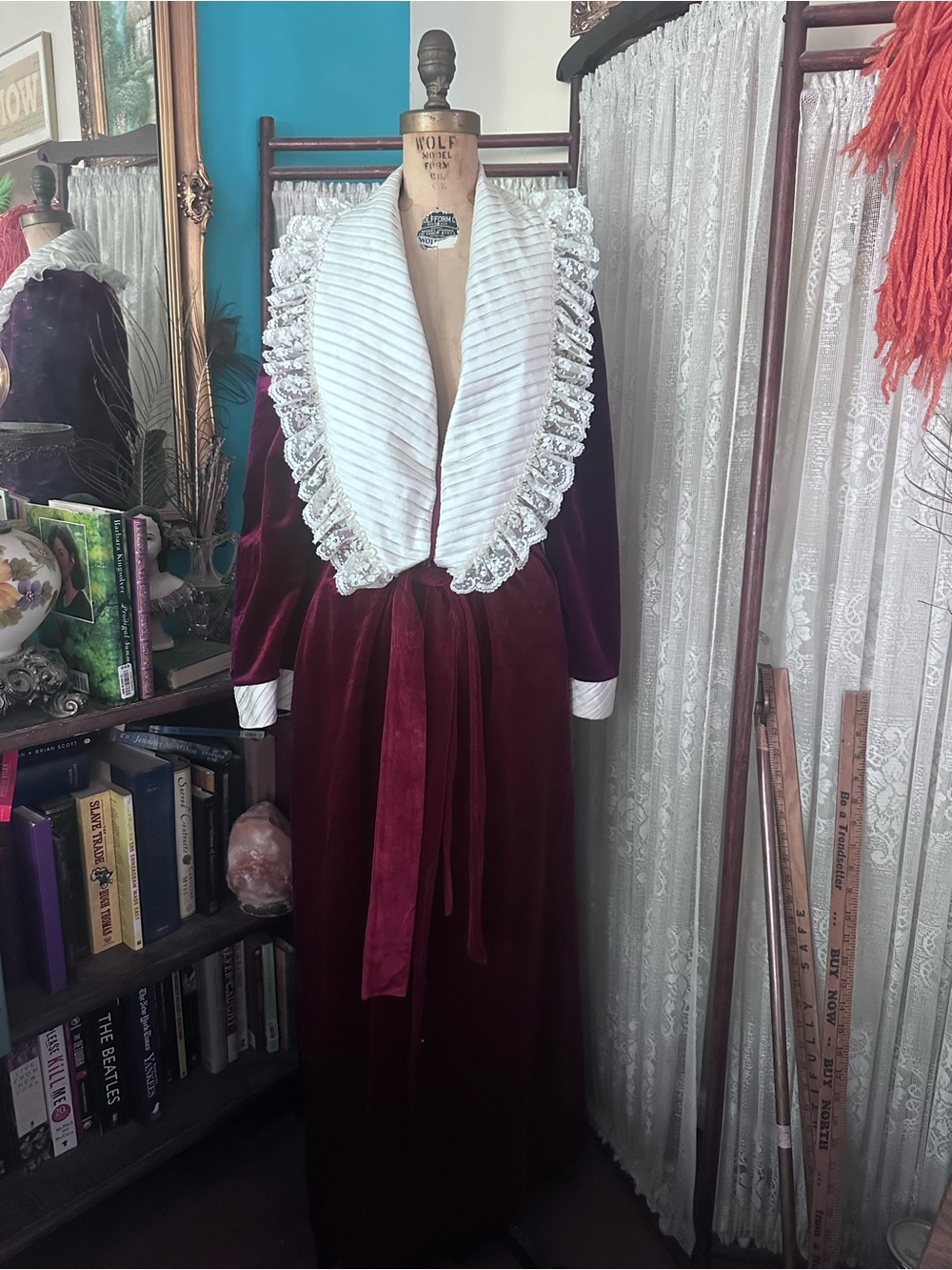 Vintage Victorian Velvet Style Burgundy Floor Length Housecoat Robe Size Large